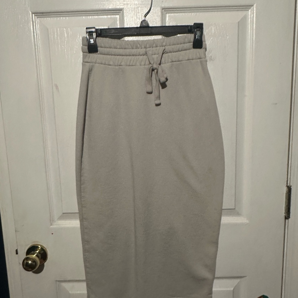 Zara Women's Sweatshirt Material Skirt in Cream or Khaki